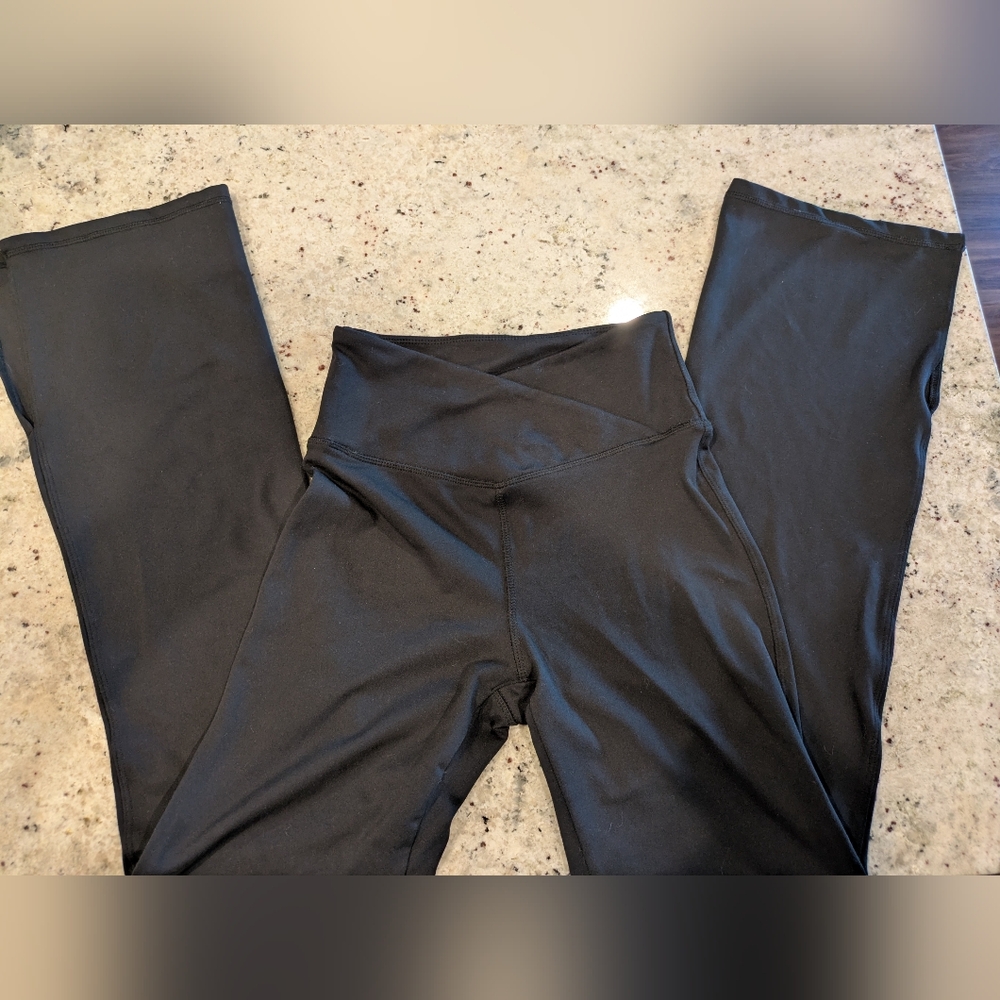 Danskin Black Bootcut Yoga Pants Womens Small Crossover Waist Athletic Leggings